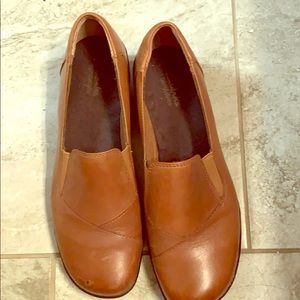 Light brown Clark’s